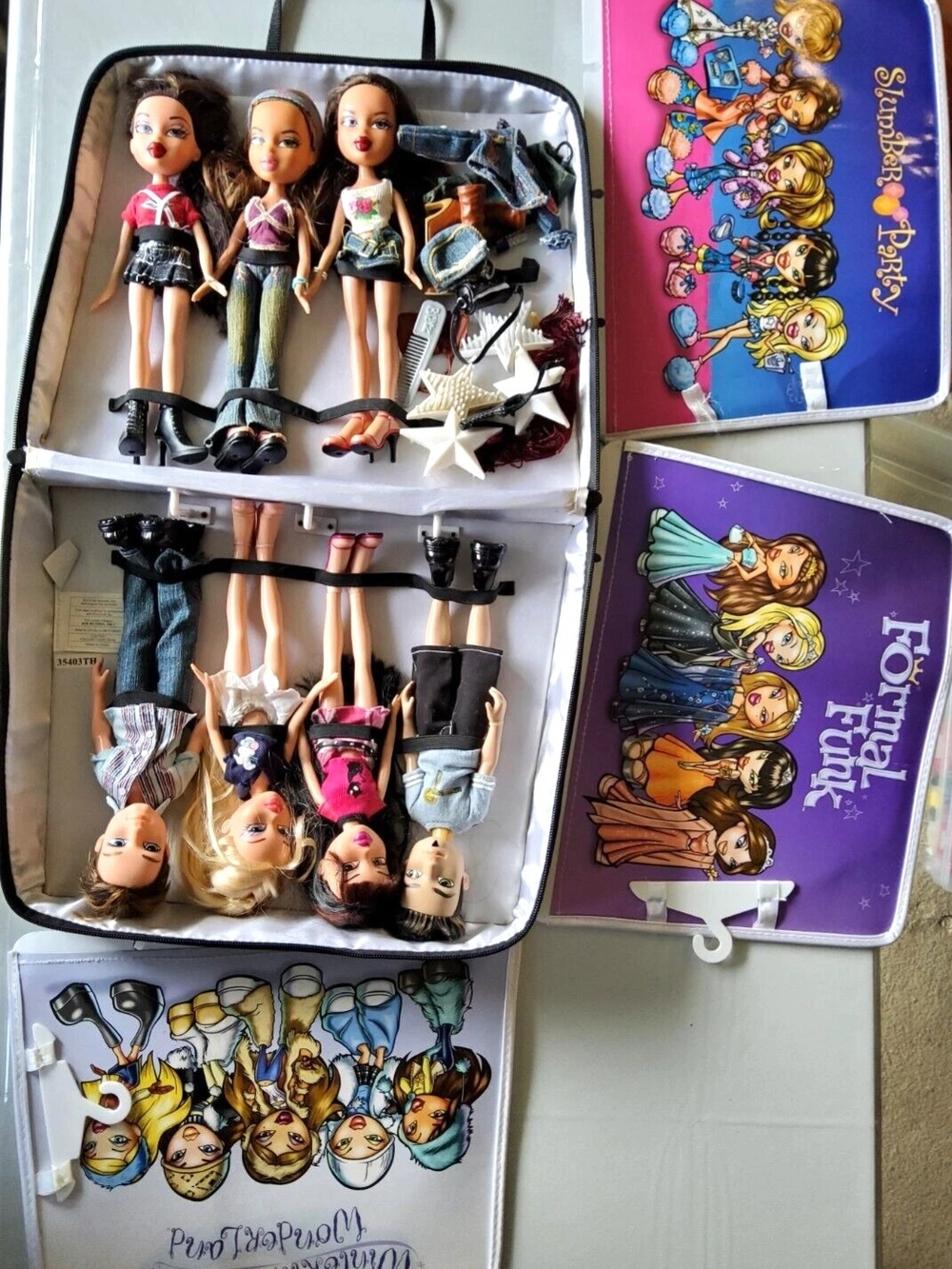 BRATZ FUNK OUT Dolls Lot with World Tour 3 Inserts Travel Carrying Case Sparkle
